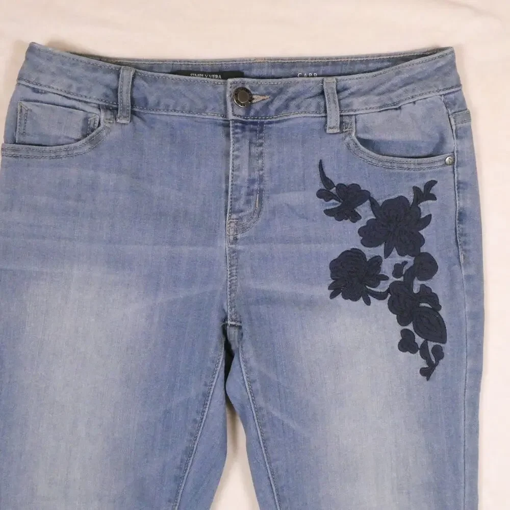 Simply Vera Wang Embroidered Jeans Light Wash Cropped Pants - Picture 3 of 10